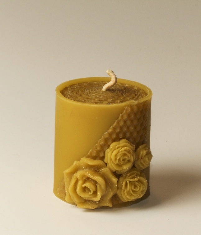 Viaszterm&eacute;kek &eacute;s gyerty&aacute;k - 103-1 (gyertya 4 r&oacute;zsamint&aacute;val)