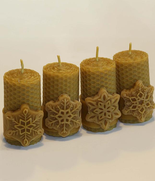Viaszterm&eacute;kek &eacute;s gyerty&aacute;k - 128-4 (4 db-os h&oacute;pehely mint&aacute;s adventi gyertya)