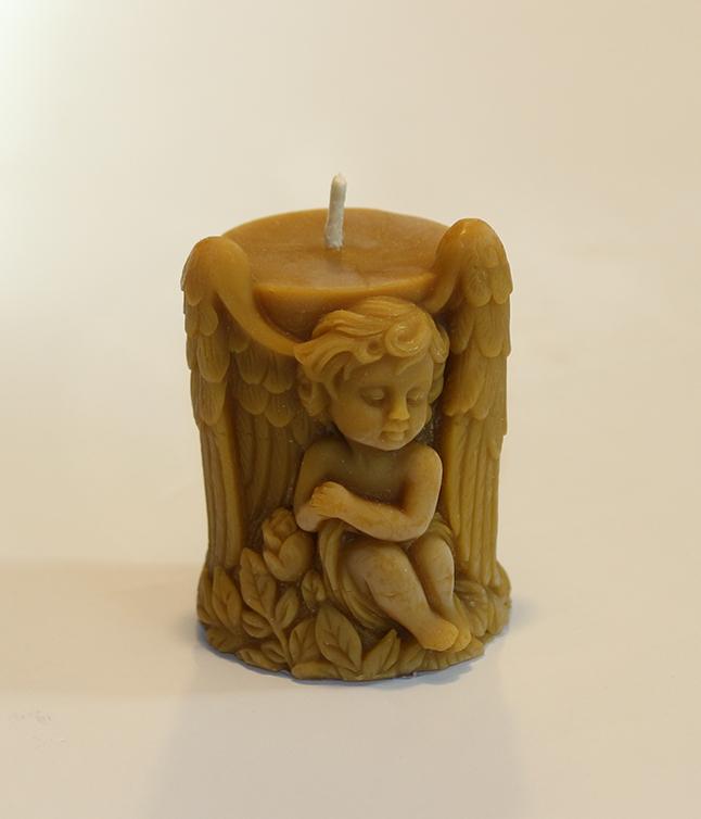 Viaszterm&eacute;kek &eacute;s gyerty&aacute;k - 131-1 (angyal form&aacute;j&uacute; t&ouml;mbgyertya)